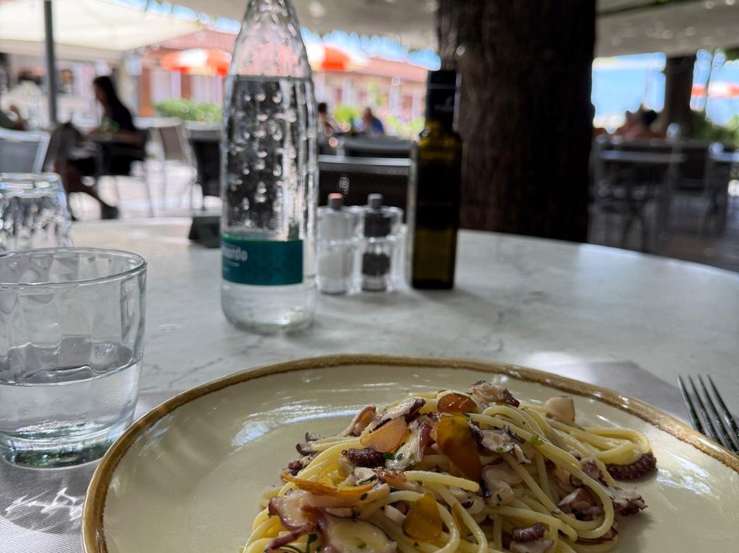 Bagno Nettuno Alba-马里纳迪彼得拉桑塔必去景点