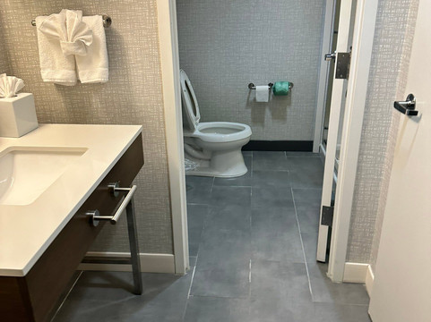 南里士满欢朋酒店主图