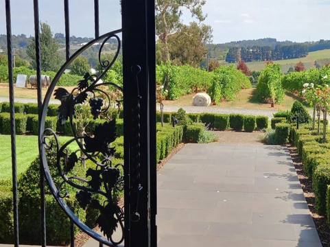 Sir Paz Estate-Wandin East必去景点