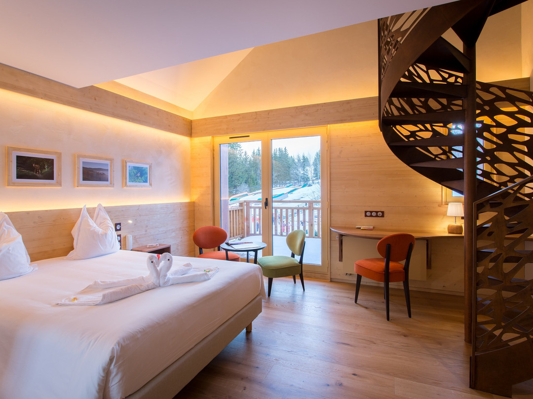 尚菲山餐厅酒店主图