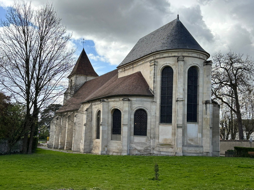 Eglise Saint-Eloi-鲁瓦西必去景点