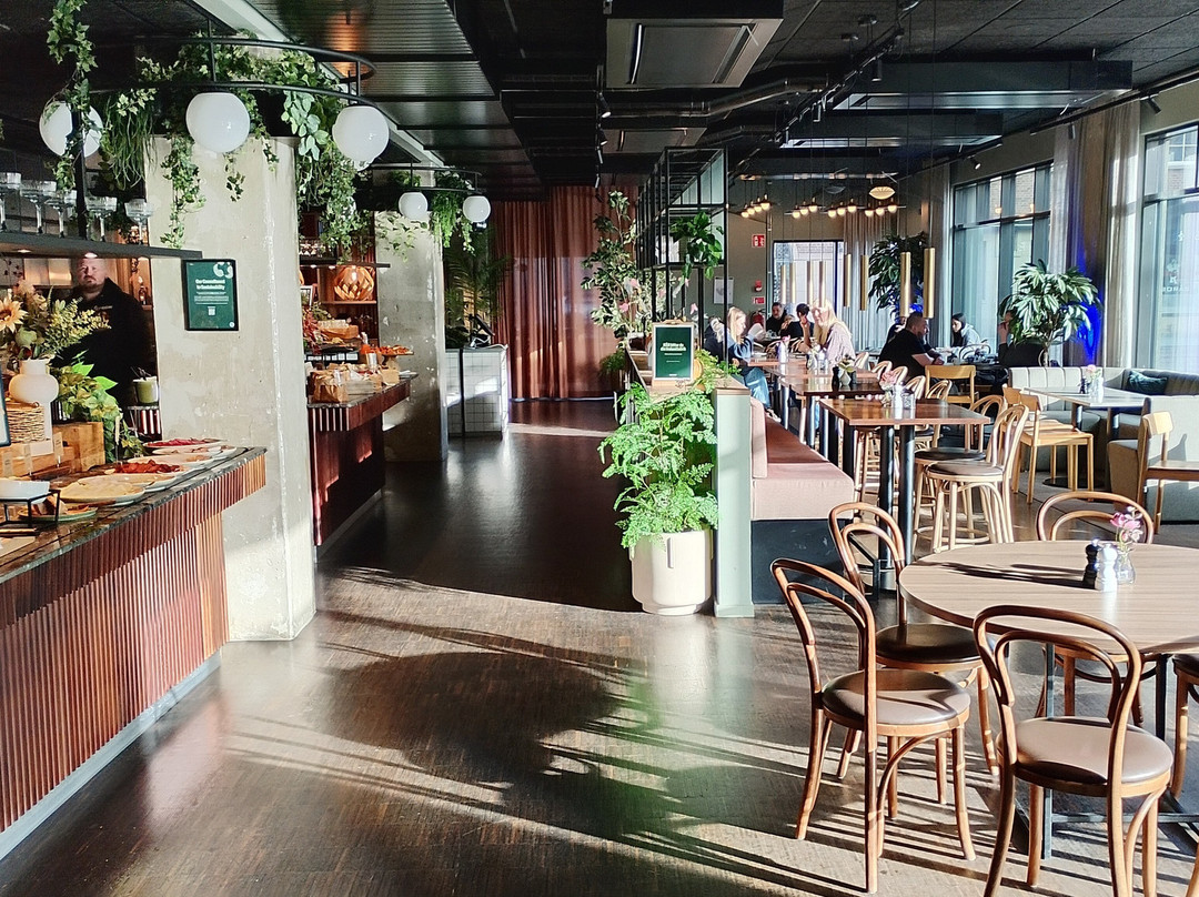 布罗斯格兰德品质酒店主图