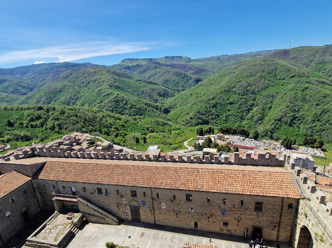 Castello di Federico II-Montalbano Elicona必去景点