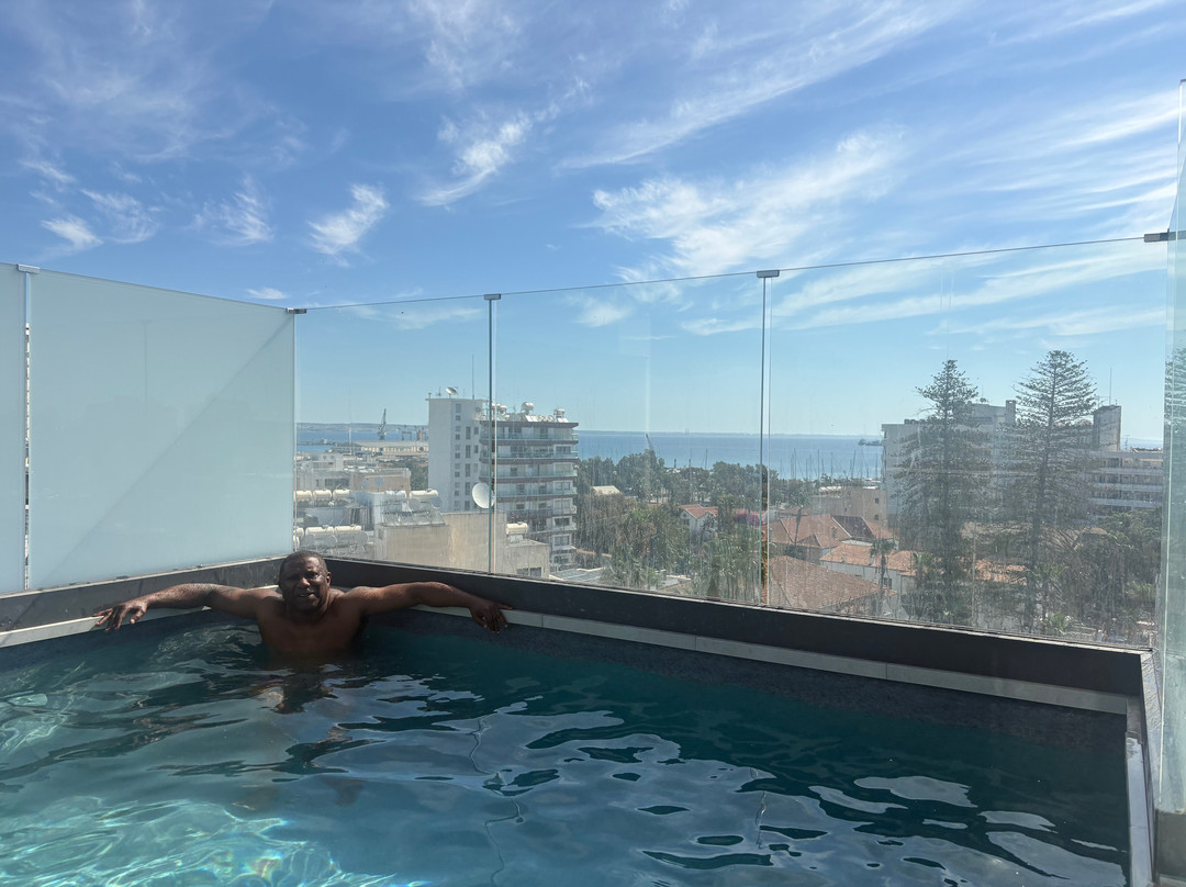 Mercure Larnaca Finikoudes Beach