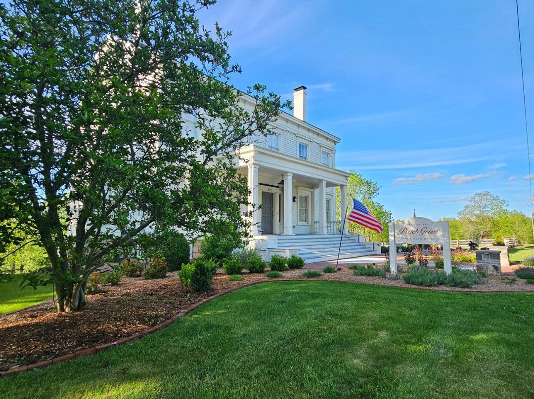 Peach Grove Inn