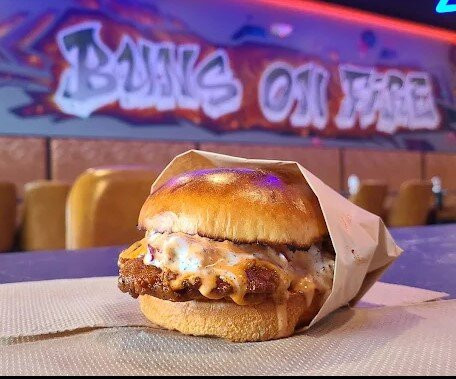 Buns On Fire, Buffalo  Grove, IL