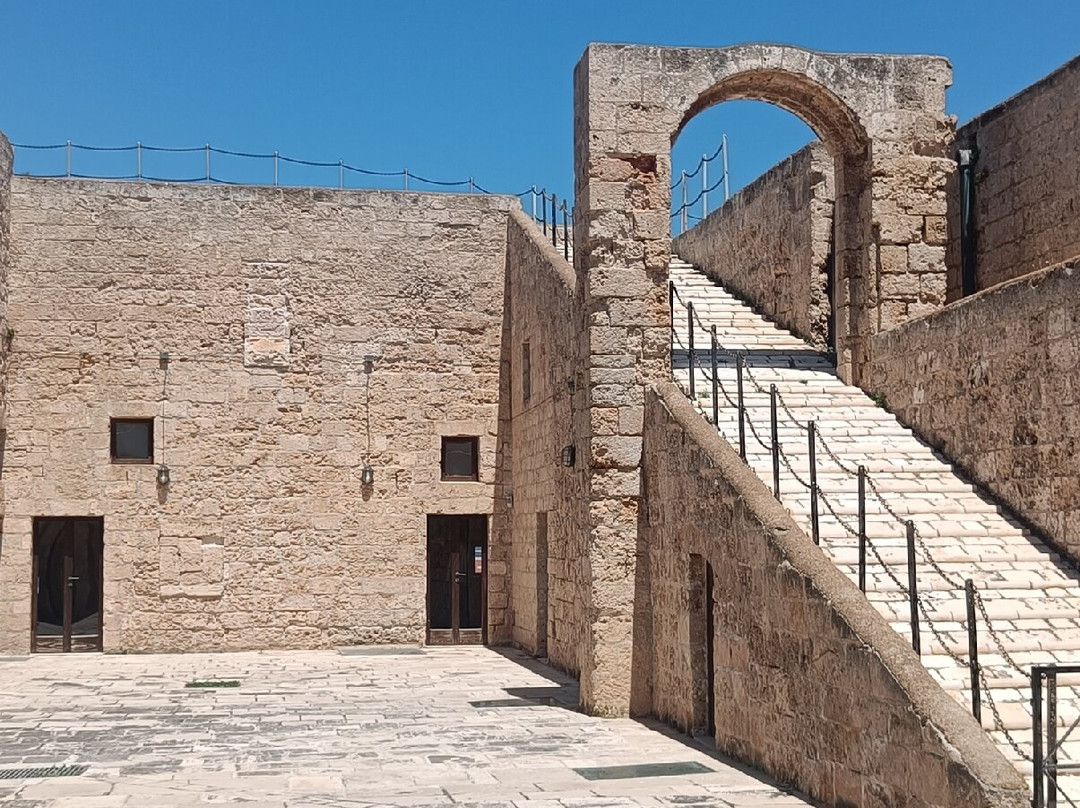 Castello di Carlo V-莫诺波利必去景点