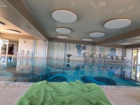 AMI布德瓦佩特罗瓦酒店-旅行者