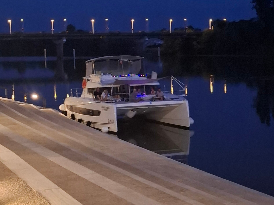 Bourgogne Catamaran