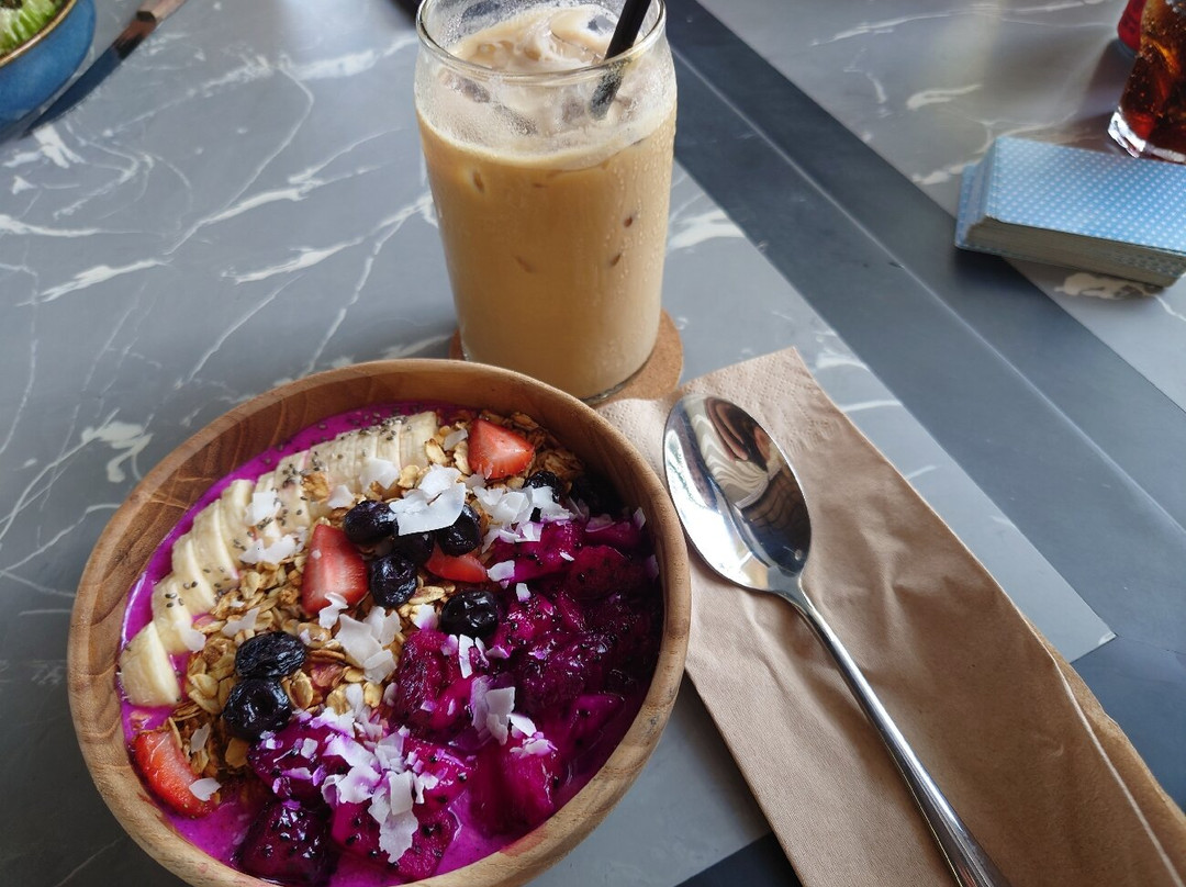 Humans. Coffee&food