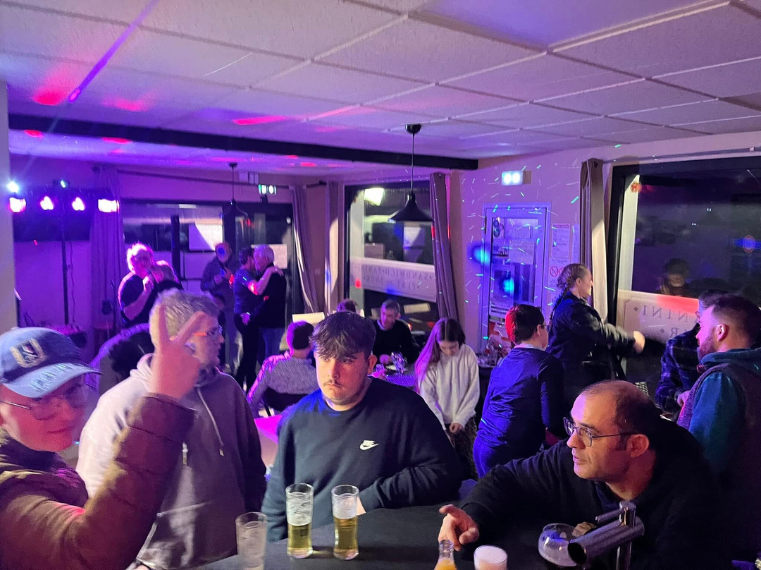 Le Point Chaud Des Farcy Pontains / Bar