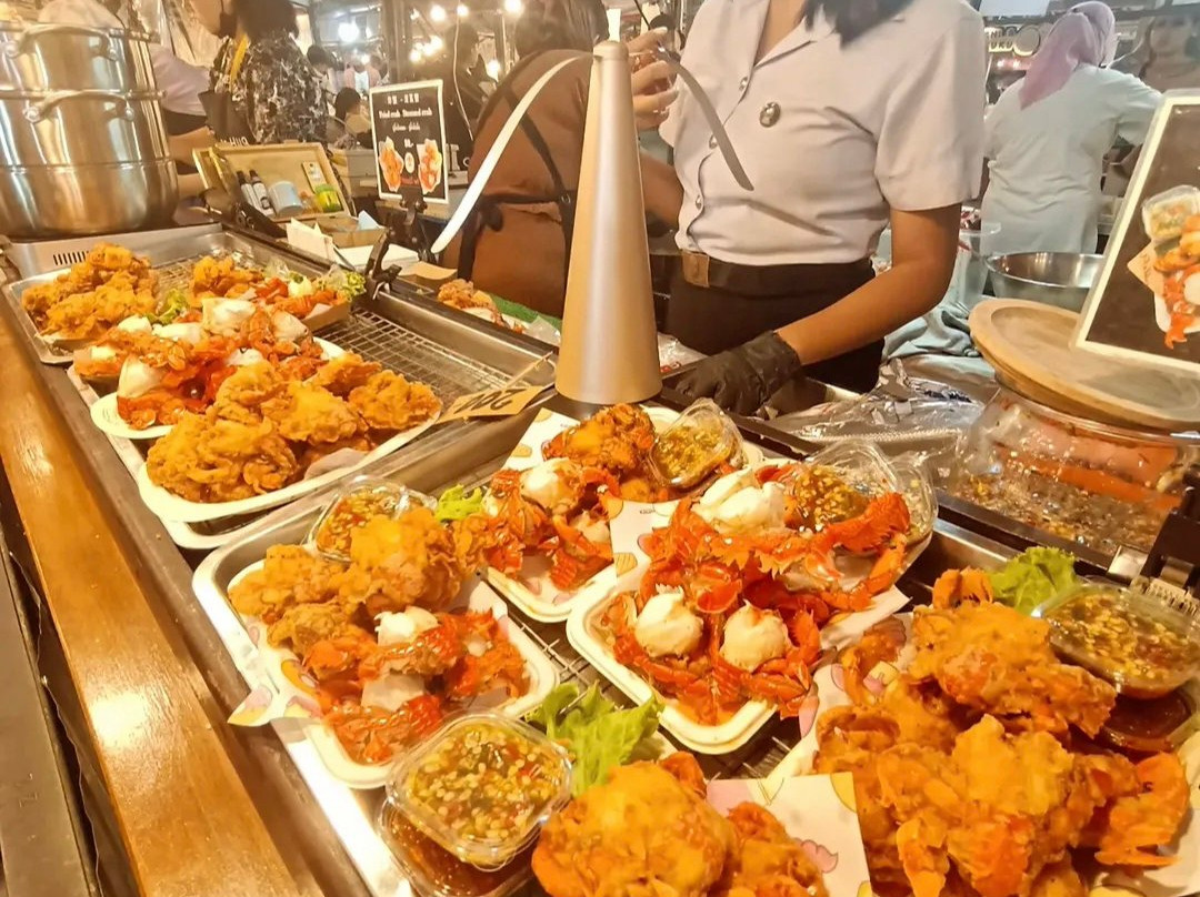 集装箱夜市-普吉镇必去景点