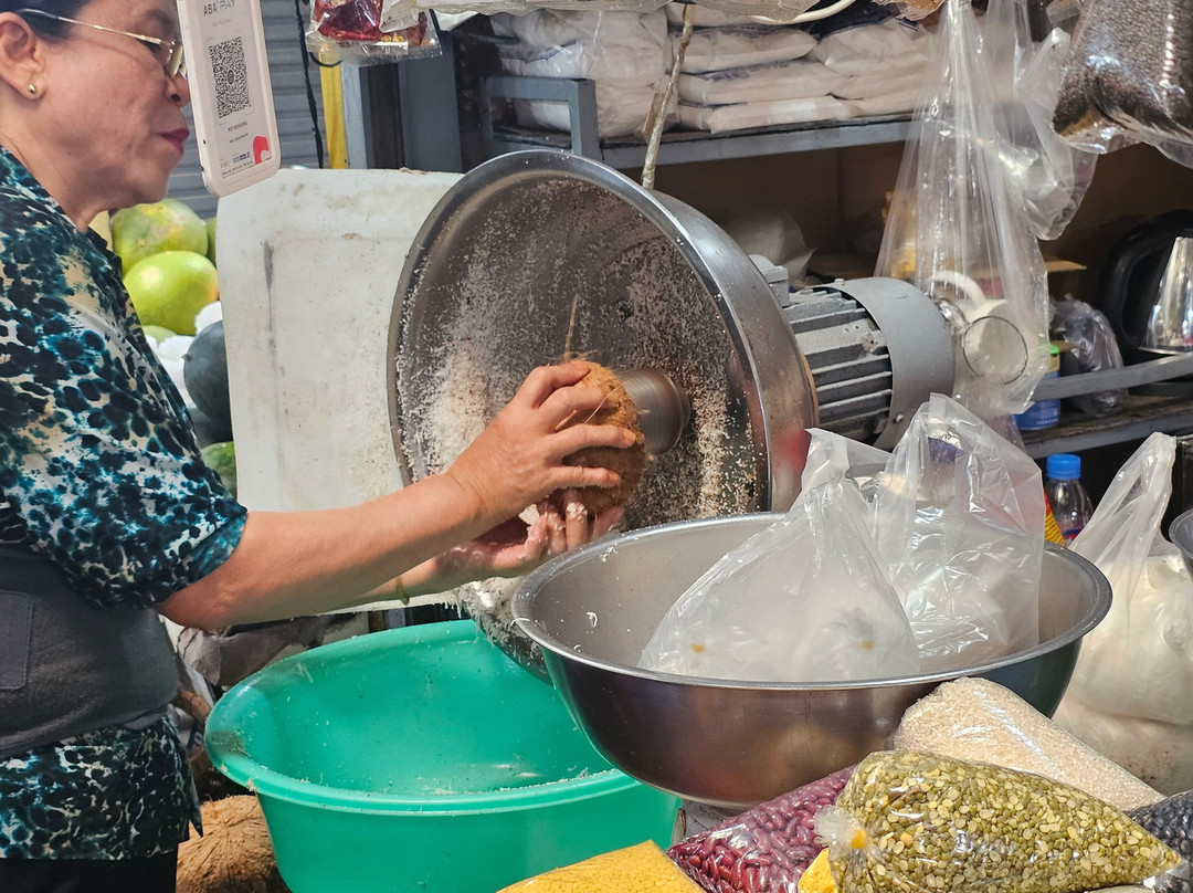 拉罗斯套房酒店主图
