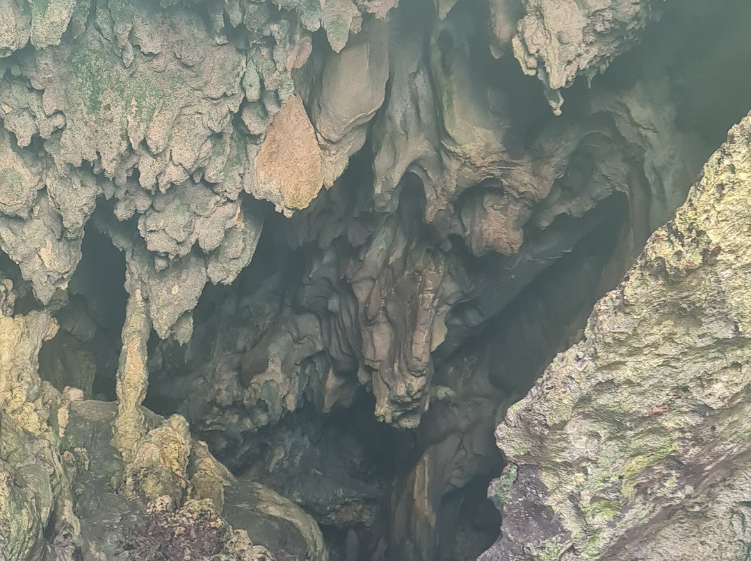 Cuevas Del Mar Beach-Nueva de Llanes必去景点