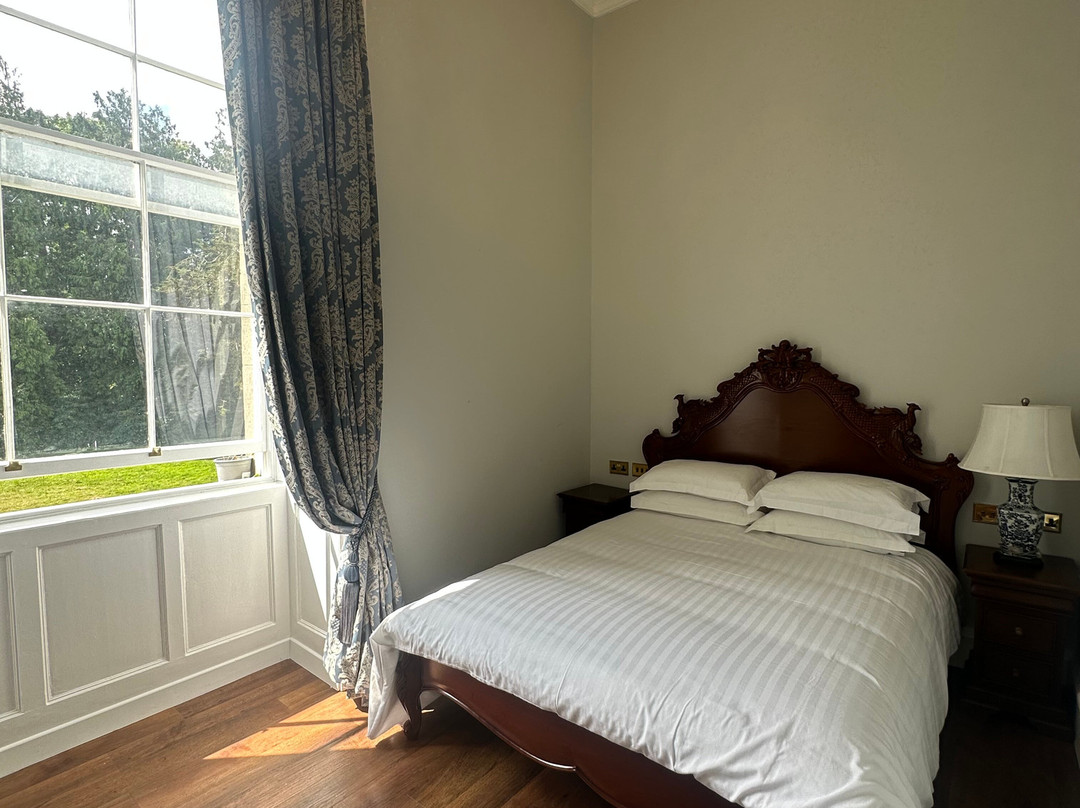 Uppercourt Manor