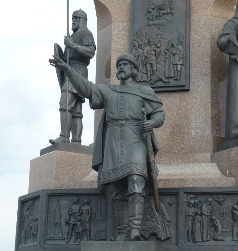 Monument 1000 Years of Yaroslavl-雅罗斯拉夫必去景点
