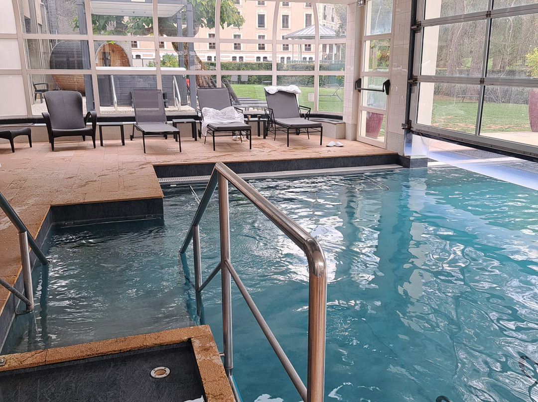 尤里吉雷大 Spa 酒店主图