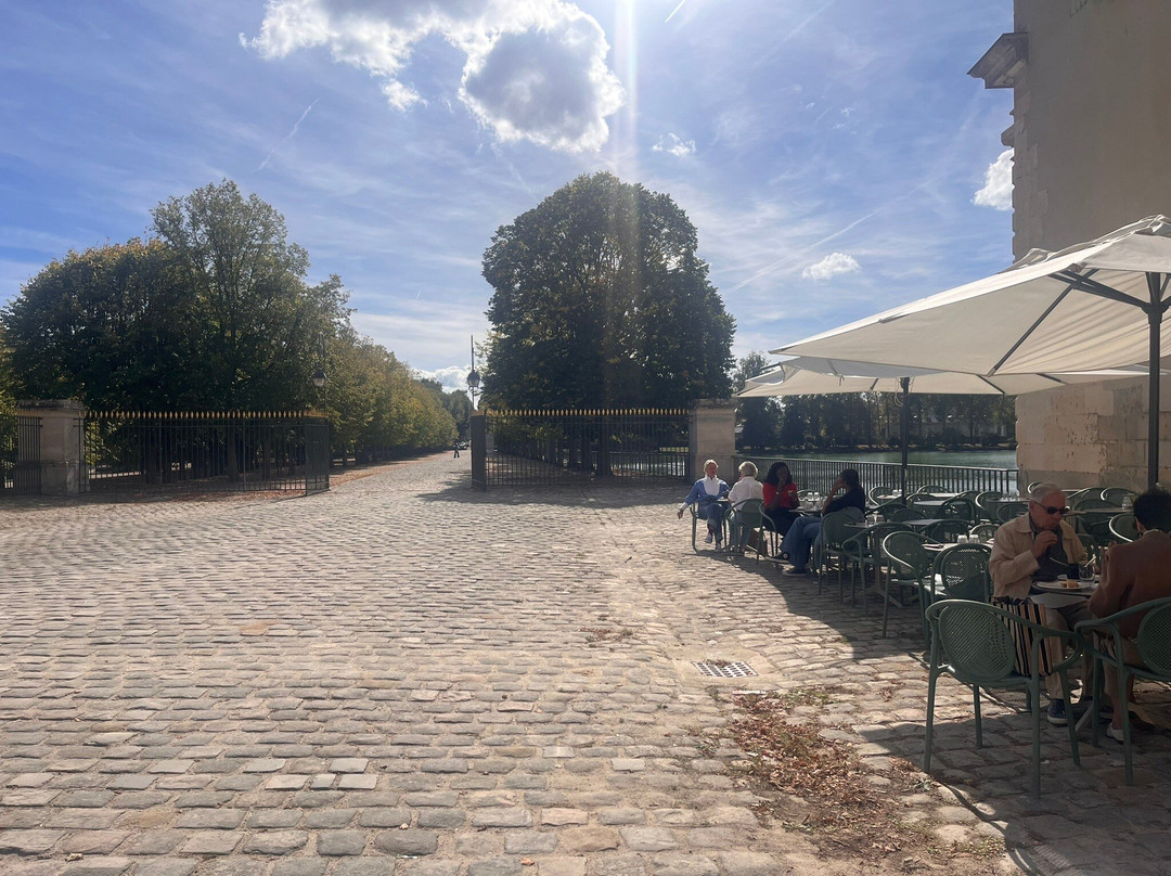 Monument Café Fontainebleau