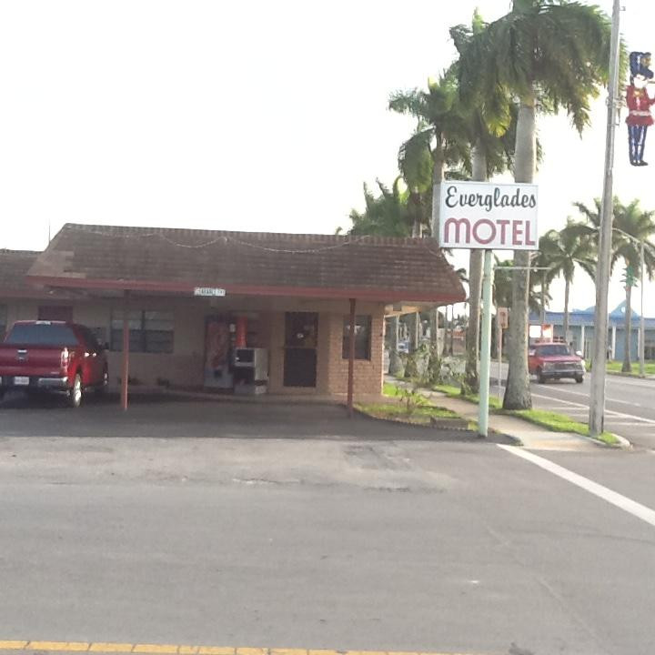 Everglades Motel