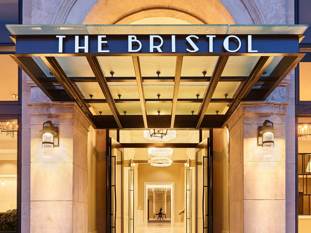 The Bristol Hotel主图