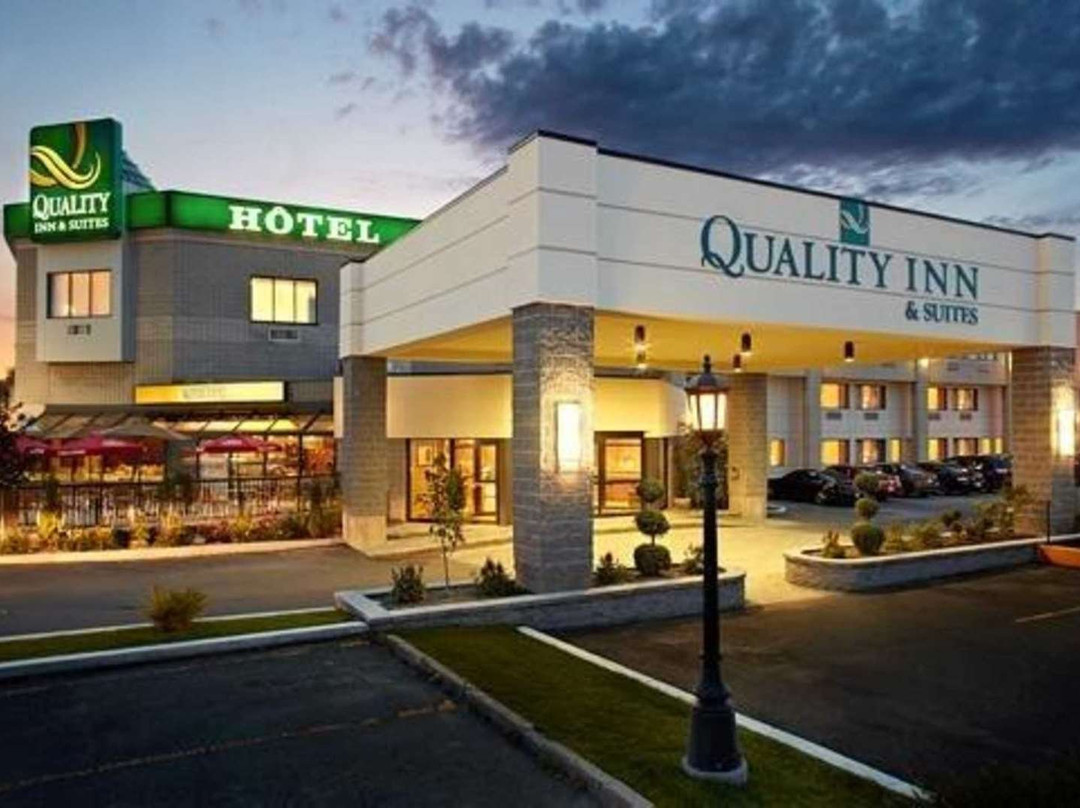 Quality Inn & Suites Brossard主图