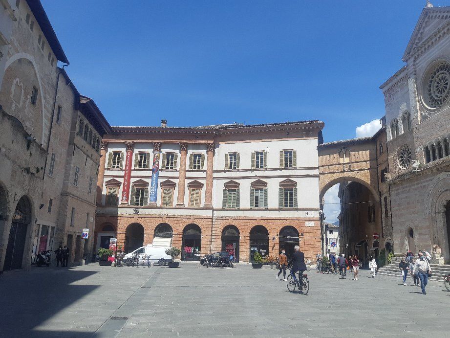 Corso Camillo Benso Conte di Cavour-福利尼奥必去景点