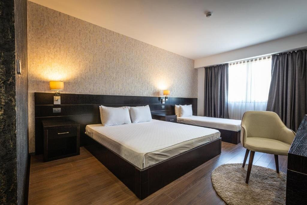 Sky Hotel主图