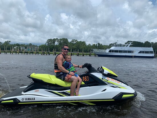 Action Water Sportz-美特尔海滩必去景点