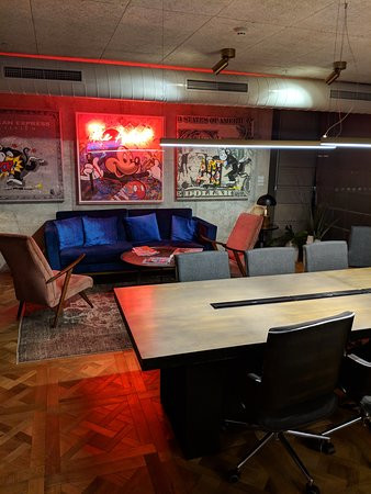 普布立卡埃罗特酒店-傲途格精选主图