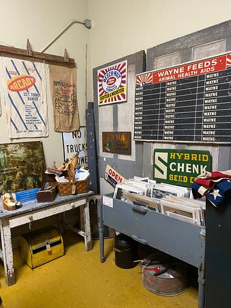 Firehouse Antiques-New Harmony必去景点