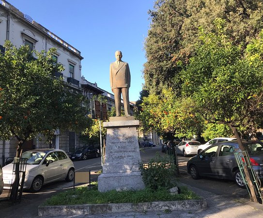 Statua di Gaetano Martino-墨西拿必去景点