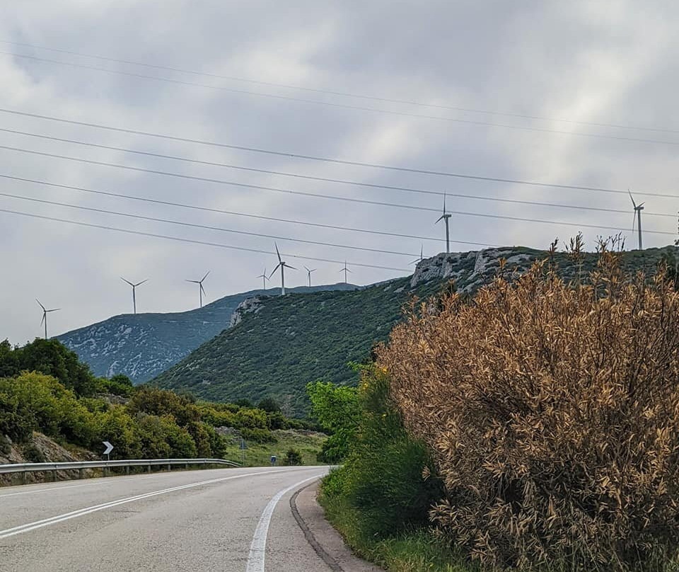 Karakolithos - Mnimio Pesonton-Tsoukalades必去景点