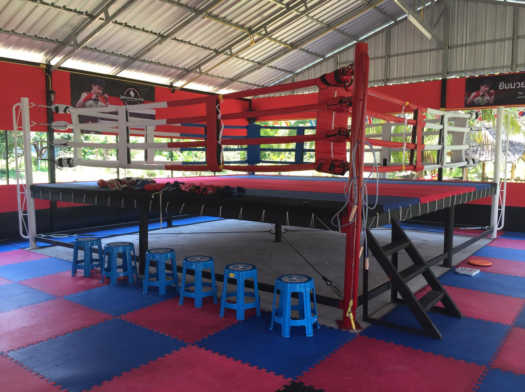 Khaolak Jaroenthong mauy Thai Gym-拉克山必去景点