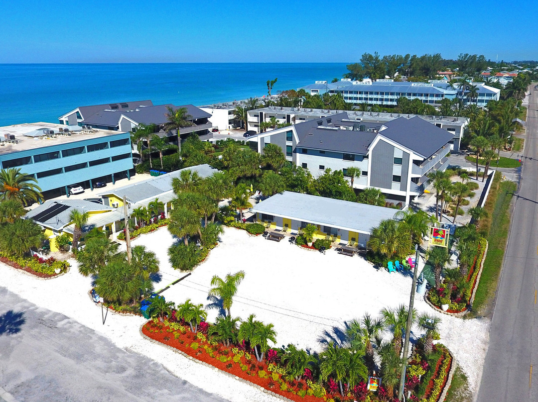 Tropical Breeze Beach Club主图