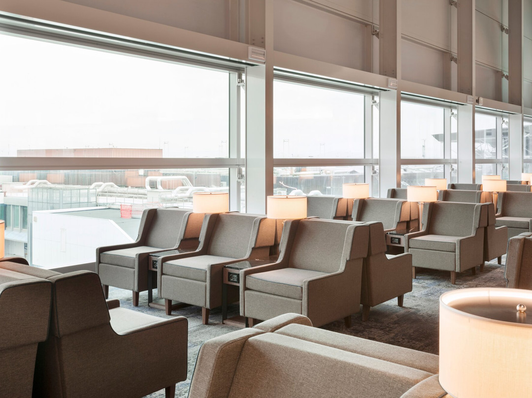 Plaza Premium Lounge (Extra Schengen Area, Departures, Terminal 3)-菲乌米奇诺必去景点