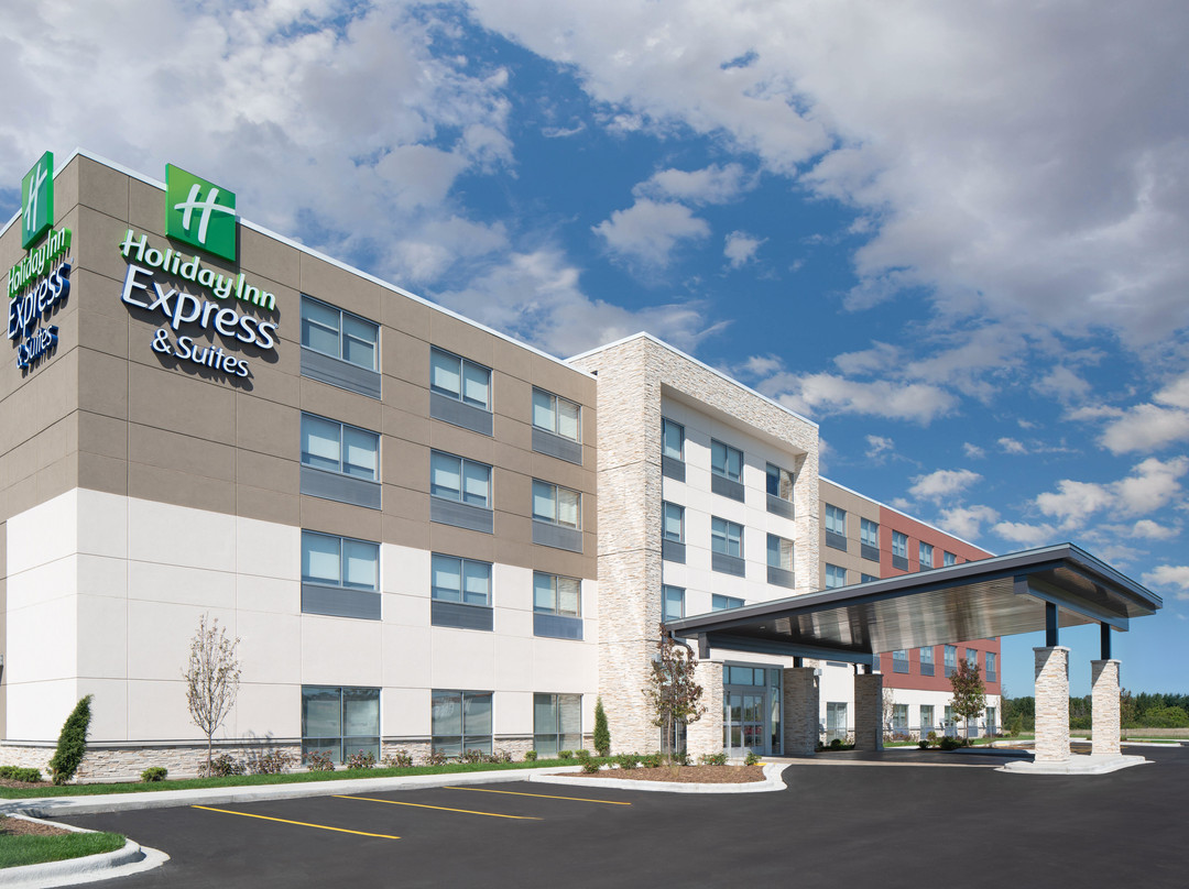 Holiday Inn Express & Suites Elkhorn - Lake Geneva Area By IHG主图