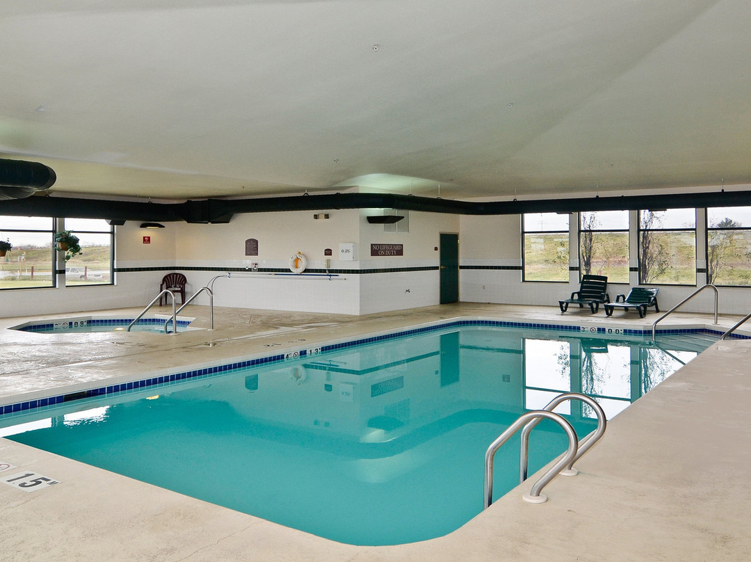 Holiday Inn Express & Suites Fort Atkinson by IHG主图