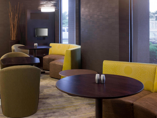 塔斯卡卢萨万怡酒店主图