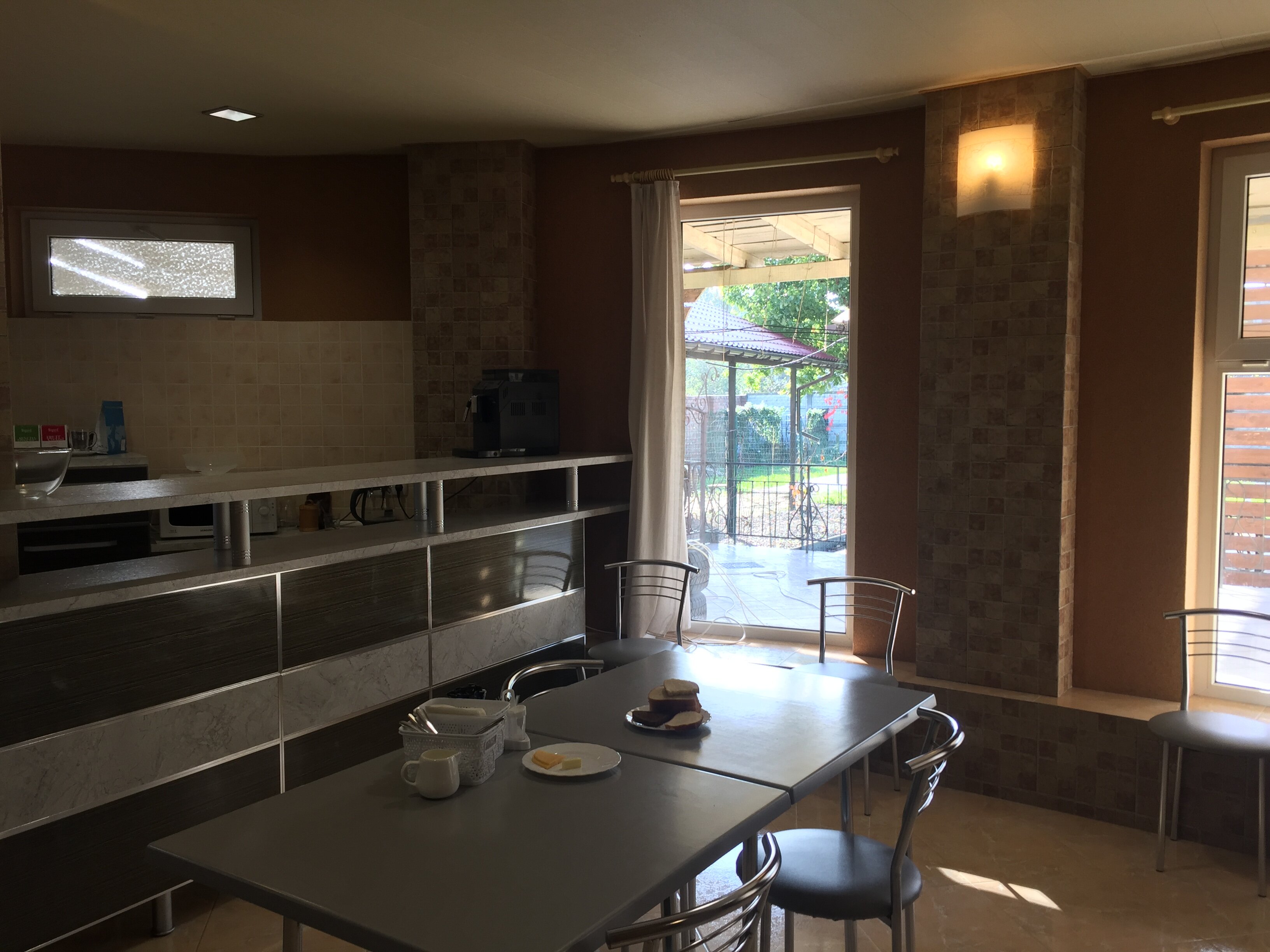 Guest House Travel House-餐饮