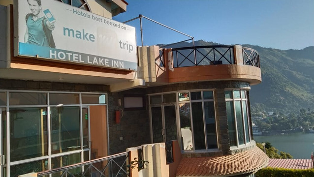 豪华湖景酒店主图