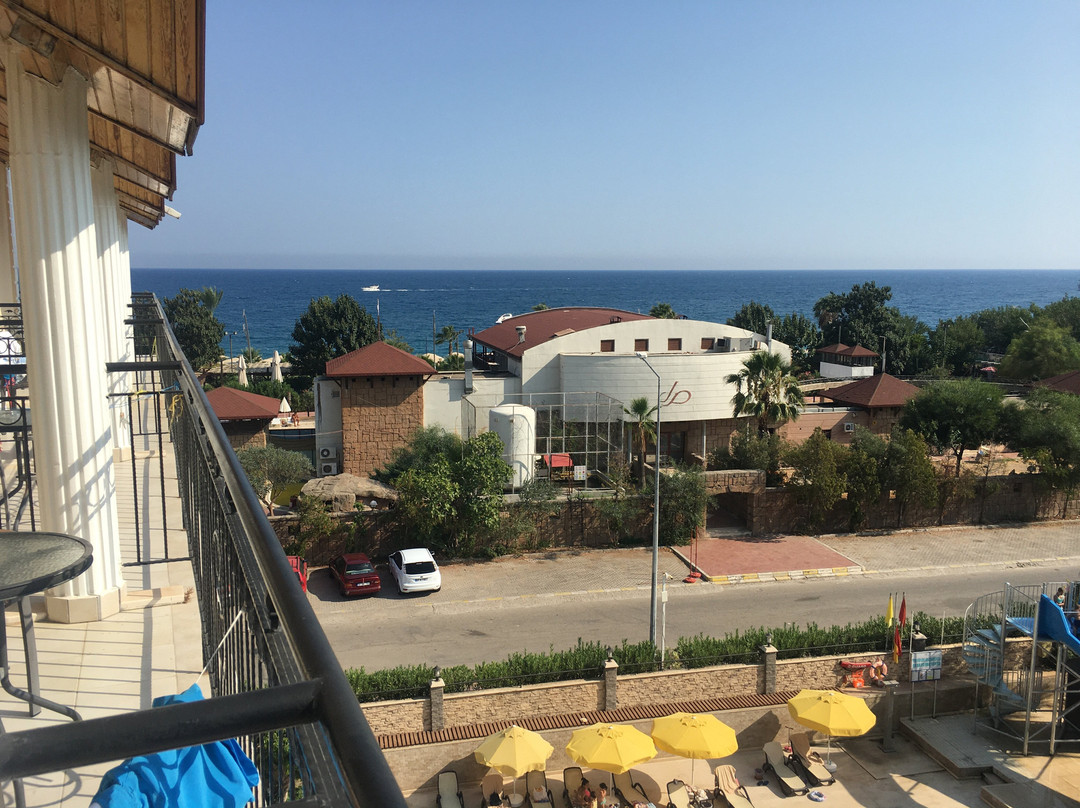 L'Oceanica Beach Resort Hotel主图