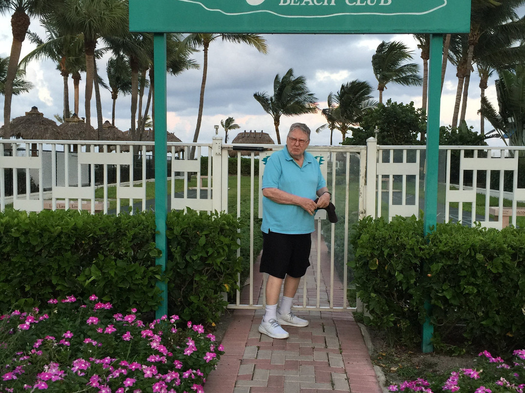 Driftwood Beach Club主图