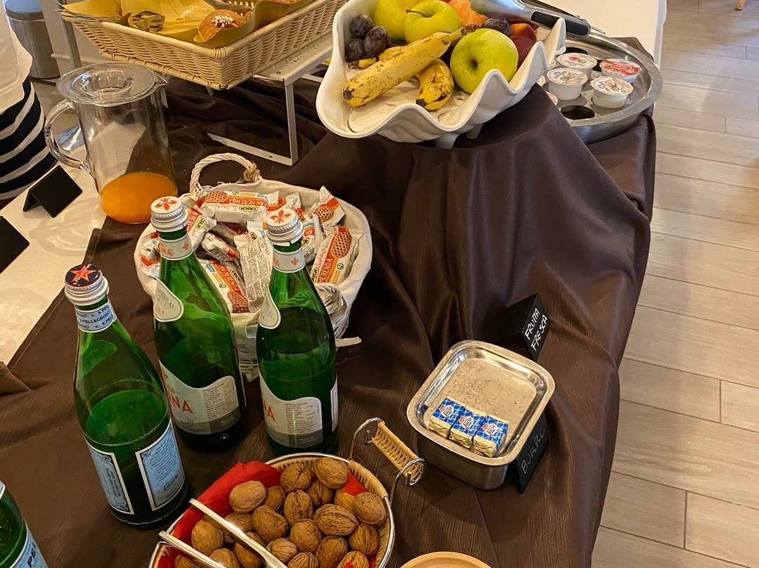 恩佐酒店主图