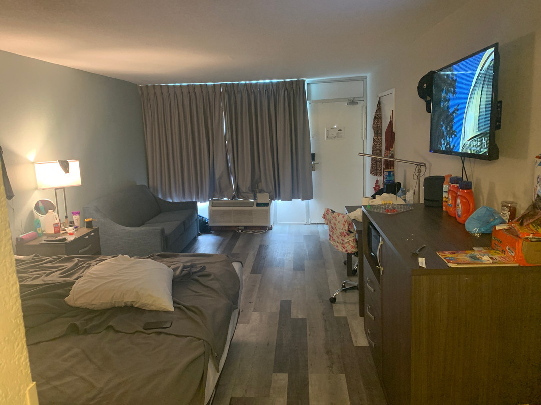 Opal Hotel And Suites主图