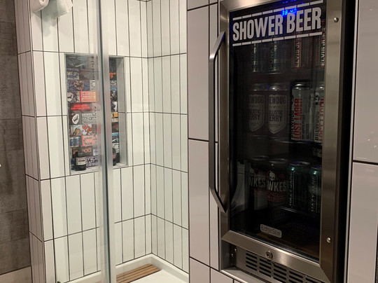 Doghouse Hotel And Brewery主图