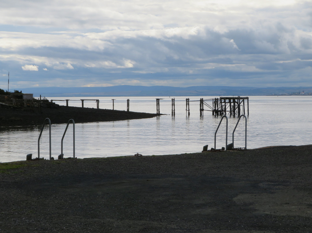 Aberdour Harbour景点图片