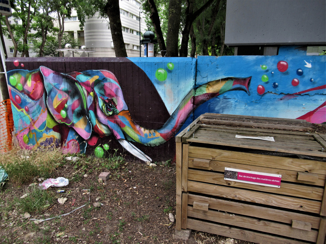 Fresque "Spring in Autumn"-Romainville必去景点