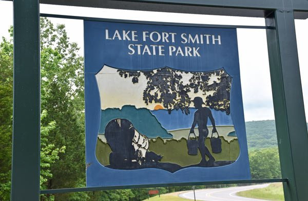 Lake Fort Smith State Park景点图片