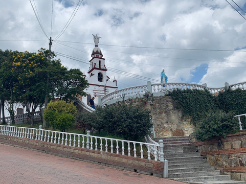 Iglesia de Nuestra Senora de los Dolores-锡帕基拉必去景点