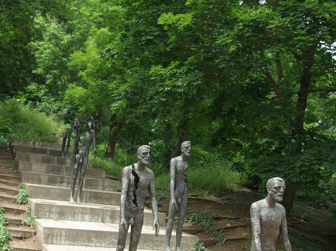 Memorial to the Victims of Communism-布拉格必去景点